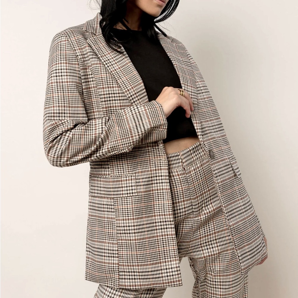 🌸3/$30🌸 Bohme Plaid Blazer in Brown and Black